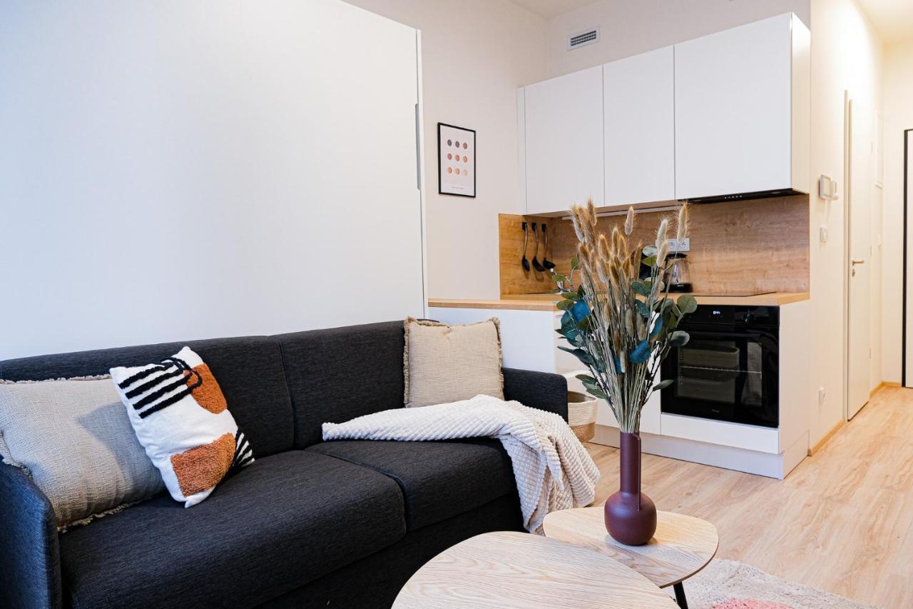 Mymozart Apartments Prague By Rentero Property エクステリア 写真