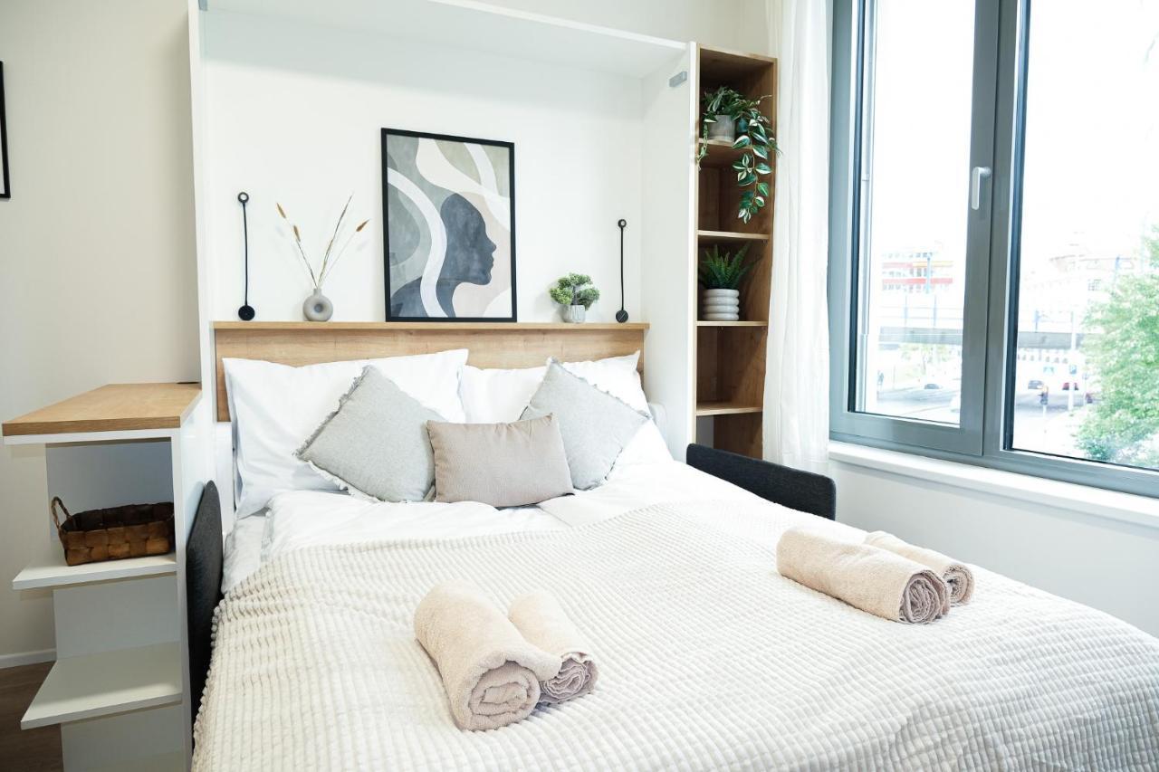 Mymozart Apartments Prague By Rentero Property エクステリア 写真