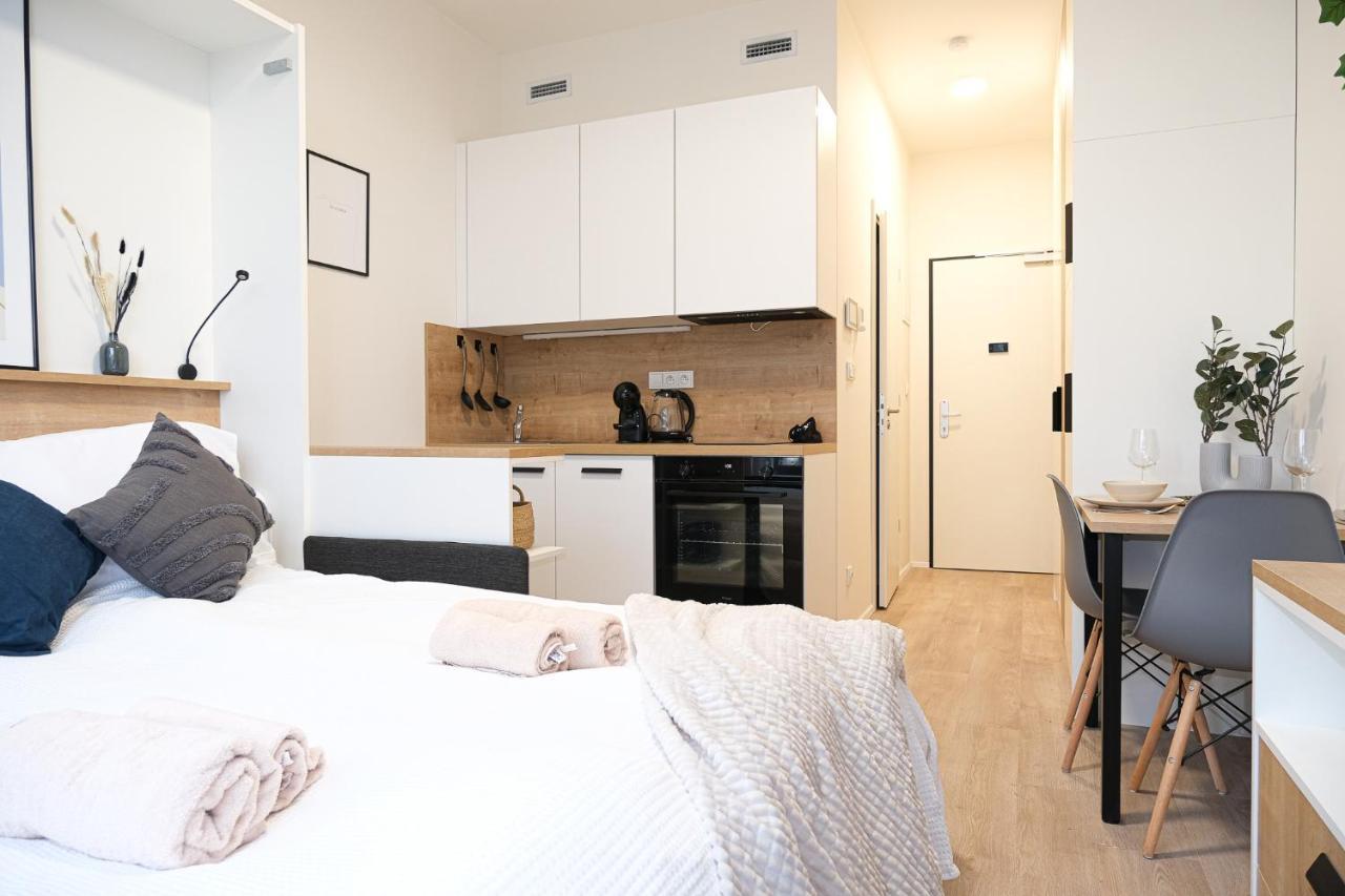 Mymozart Apartments Prague By Rentero Property エクステリア 写真